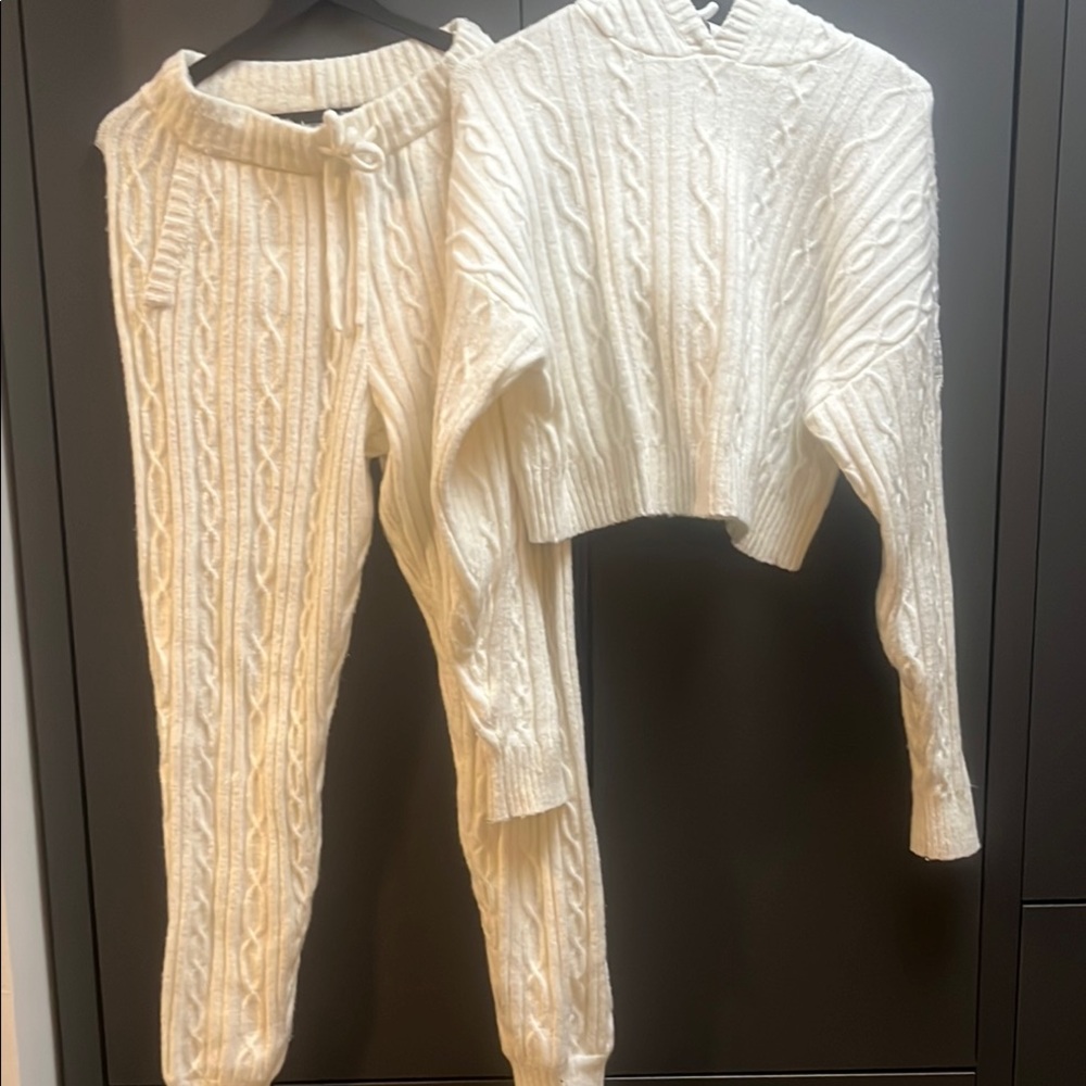 Cream Cable Knit Sweater Set - Women